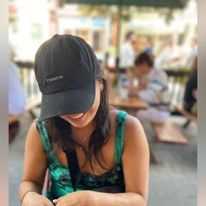 Meet your Posher, Dahlia